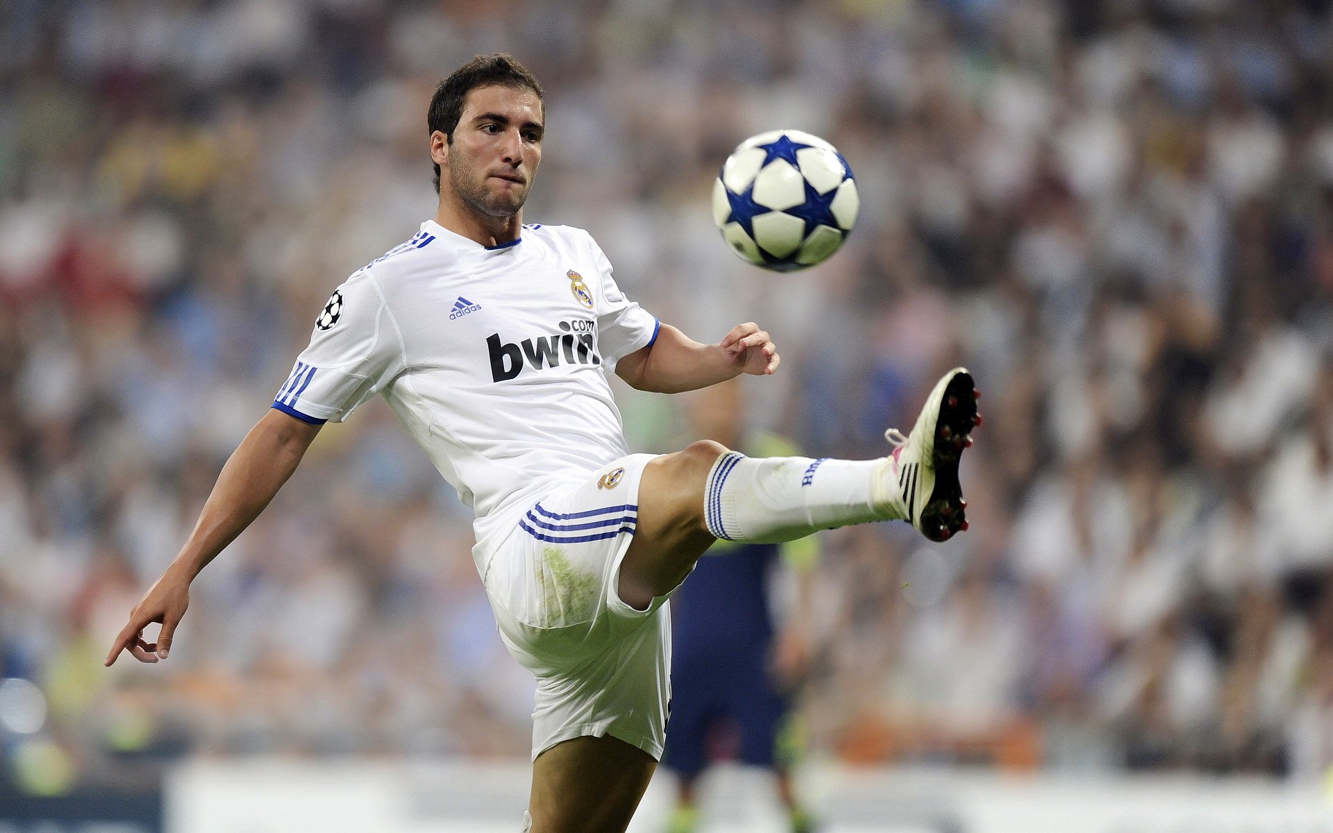 法甲裁判判罚引爆焦点，法国足球裁判