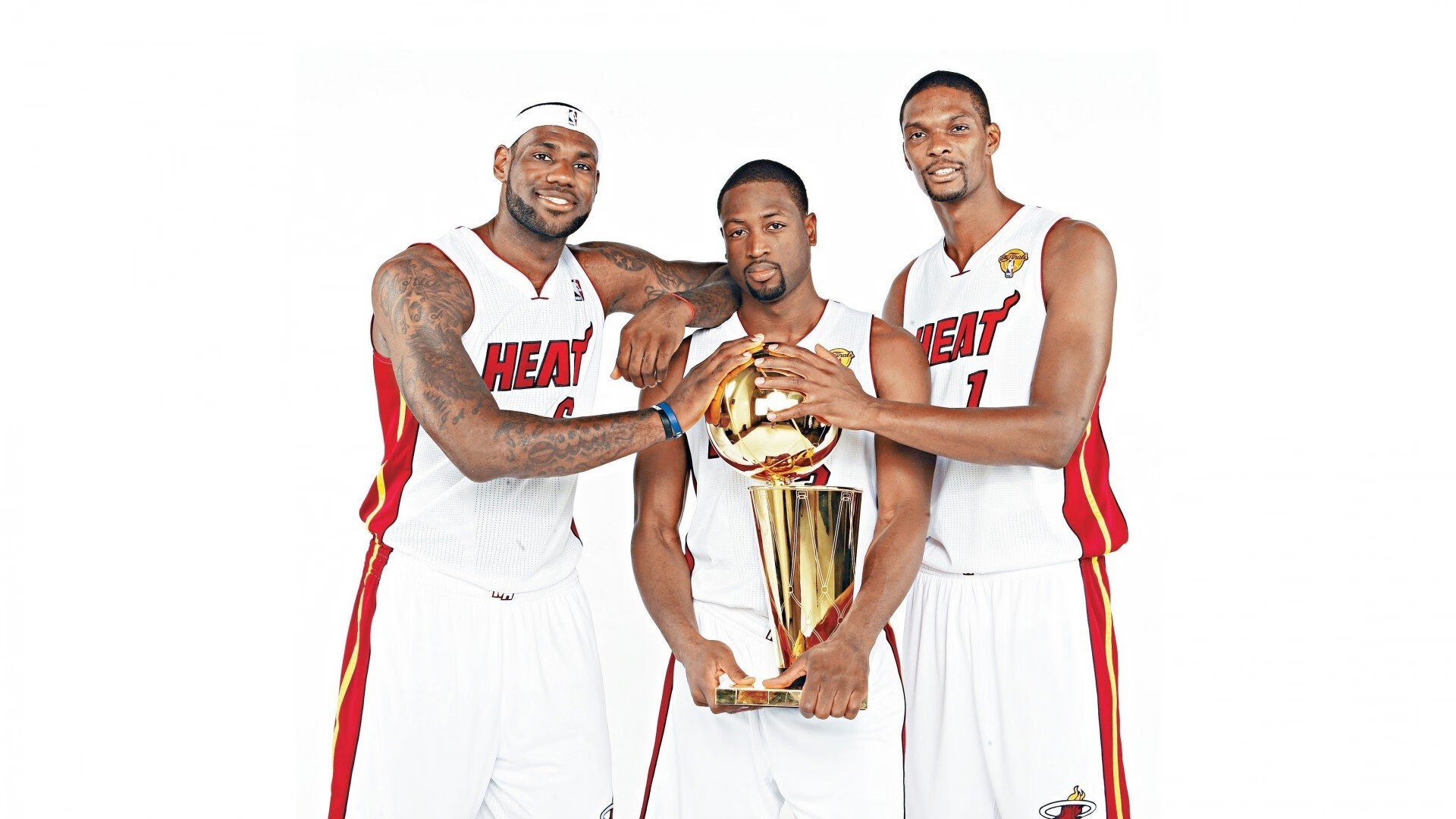 现场火爆：球迷热情支持下的疯狂场面，足球球迷现场